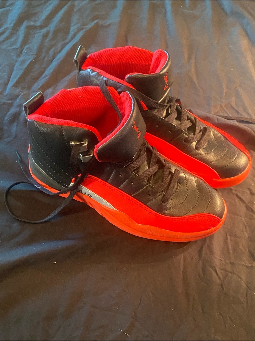 Nike Air Jordan 12 Retro Flu Game Black Varsity Red GS Size 6Y Youth Sneakers